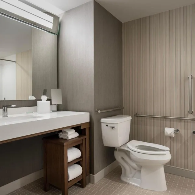 Standard, 2 Queen Beds, City View, Courtyard By Marriott Nanaimo 7/10