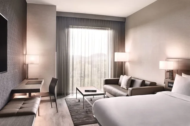 Room, King Bed, Accessible, AC Hotel by Marriott Nashville Brentwood 1/4