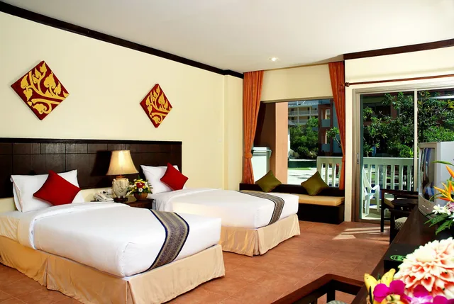 Aqua Pura, Twin Beds, Pool Access، Kata Sea Breeze Resort 5/10