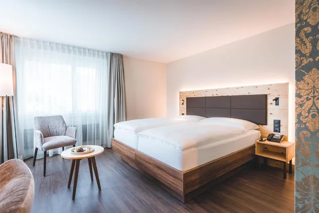 غرفة عصرية بسرير مزدوج، Laudinella Hotel 2/8