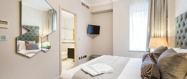 شقة بسرير كينج بإطلالة على الحديقة بغرفة نوم واحدة، Arlington House 1/1