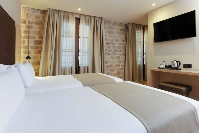 غرفة ديلوكس ثلاثية مفردة، Gran Hotel Barcino 3/8