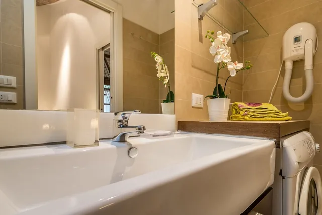 1 Bedroom, Apartment, Queen Bed, Sofa, Corderie de la Tana Biennale Exhibition 4/5