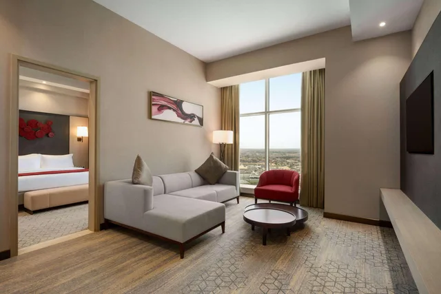 جناح جونيور، فندق رمادا من ويندام طريق الملك فهد(Ramada by Wyndham Hotel King Fahd Road) 2/4