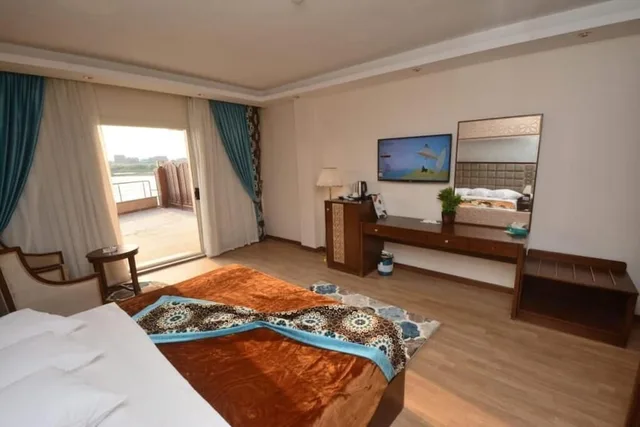 غرفة سوبيريور بسرير كوين بإطلالة على النهر بغرفة نوم واحدة، Trans Nile Hotel 3/8