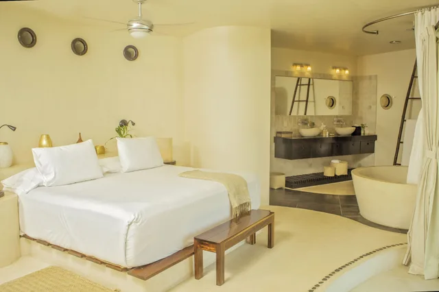 Penthouse, King Bed, Plunge Pool، Mezzanine by La Zebra, an SLH Hotel 2/4