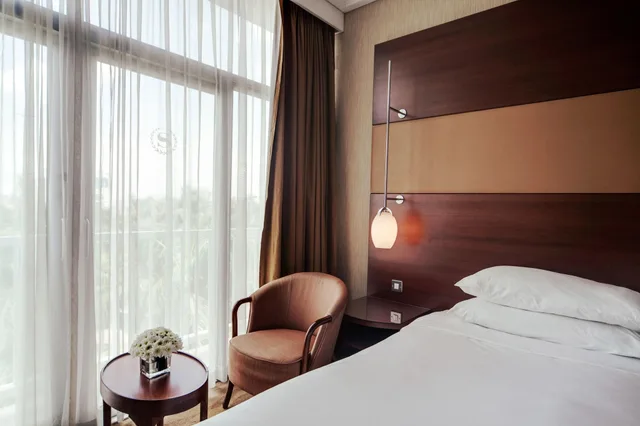 غرفة تنفيذية بسريرين منفصلين، Sheraton Kampala 4/7