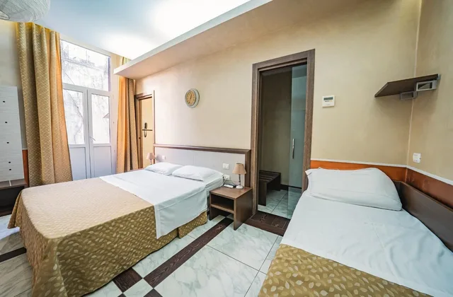 جناح كومفورت بسرير كوين وسريرين فرديين، corso grand suite 2/7