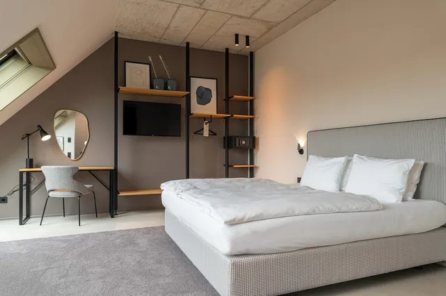 جناح جونيور بسرير كوين، Hotel Miano 2/10