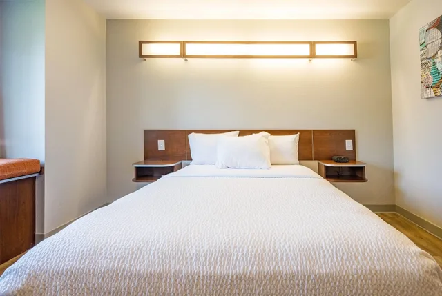 غرفة بسرير كوين، Microtel Inn & Suites by Wyndham Cheyenne 5/9