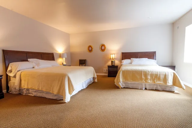 جناح سوبيريور بسرير كينج وسرير كوين، Amsterdam Castle 1/3