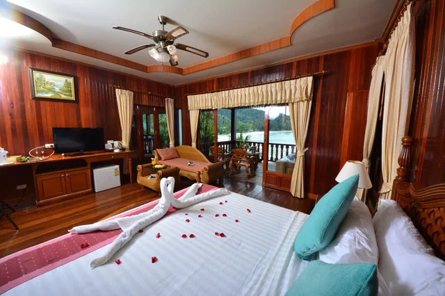Superior, Bungalow, Double Bed, Sea View, Haad Yao Bayview Resort And Spa 2/7