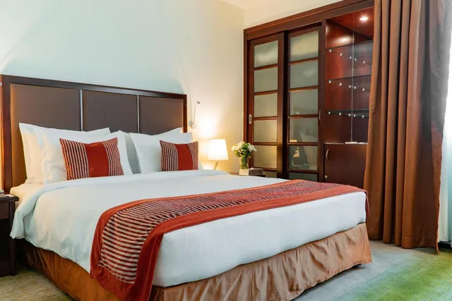 جناح بسرير كوين، Al Ain Palace Hotel 3/8