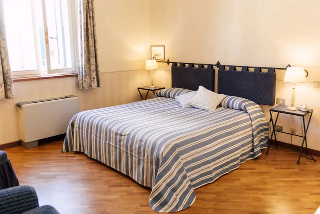 غرفة كلاسيكية ثلاثية بسرير مزدوج وسرير فردي، Hostellerie Du Golf 1/7