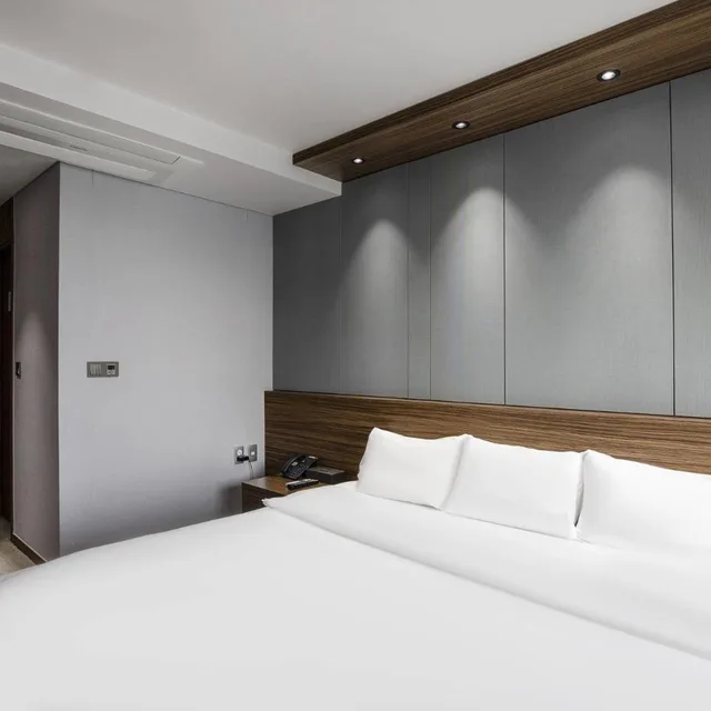 غرفة ديلوكس بسرير كينج بشرفة، Western Grace Hotel 5/10