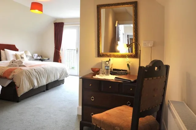 غرفة سوبيريور ثلاثية بثلاثة أسرّة، Dunallan House 2/3