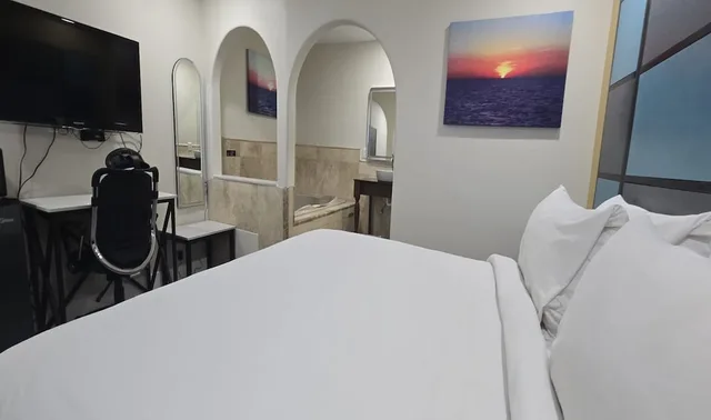 Walkin, King Bed، Quality Inn Victorville I-15 5/8