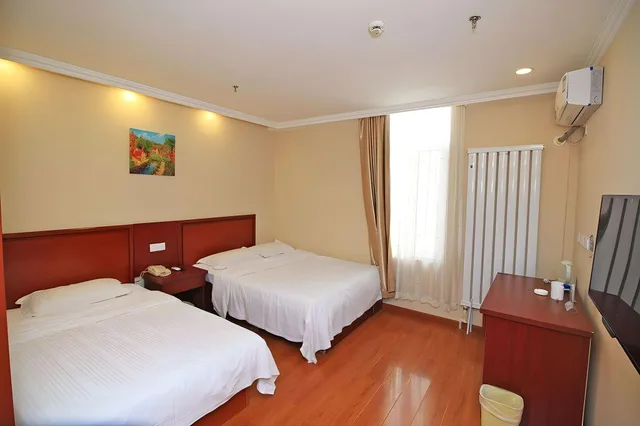 Family, GreenTree Inn Liaoning Dalian Railway Station South Shengli Square Express Hotel 1/1