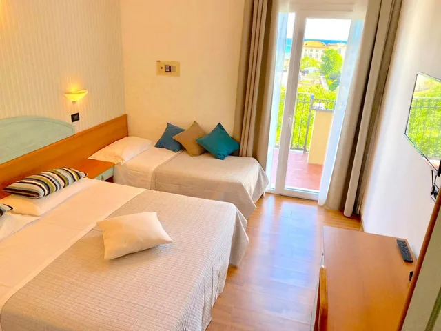 غرفة ثلاثية بشرفة، Hotel President Cattolica 1/10