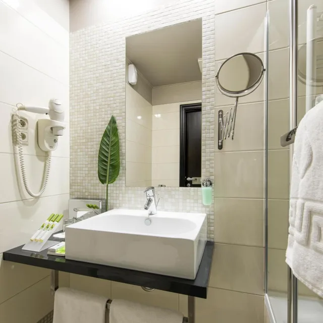 غرفة ثلاثية، Carat Boutique Hotel 2/3