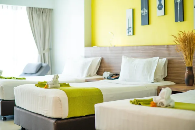 Room, Single Bed, with Extra Bed, View Pent، The Lantern Resorts Patong Phuket 8/9