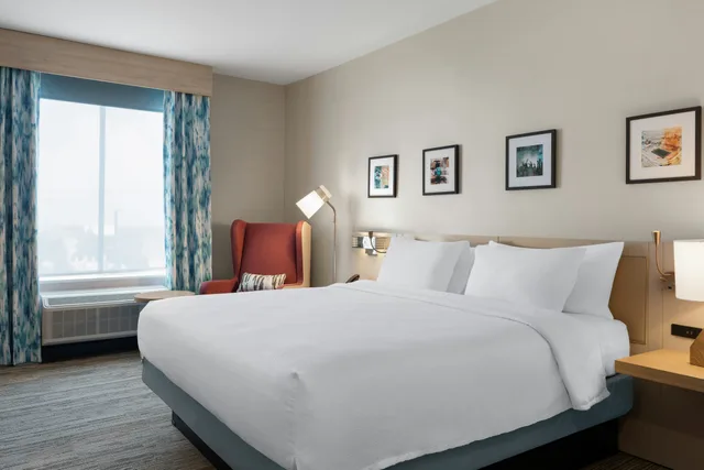 جناح جونيور بسرير كينج، Hilton Garden Inn Austin Central 3/4