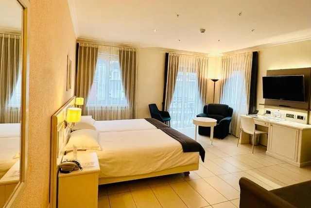 جناح جونيور بسرير كوين مع أريكة، Best Western Hotel Bellevue Au Lac 2/7