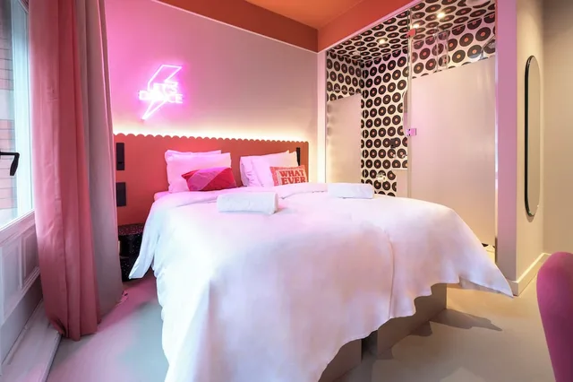 غرفة ديلوكس بسرير كوين بشرفة، City Hotel Rembrandt Square 9/10