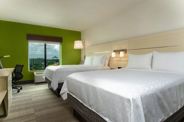 غرفة قياسية بسريرين كوين، Holiday Inn Express and Suites Orlando - International Drive 4/7