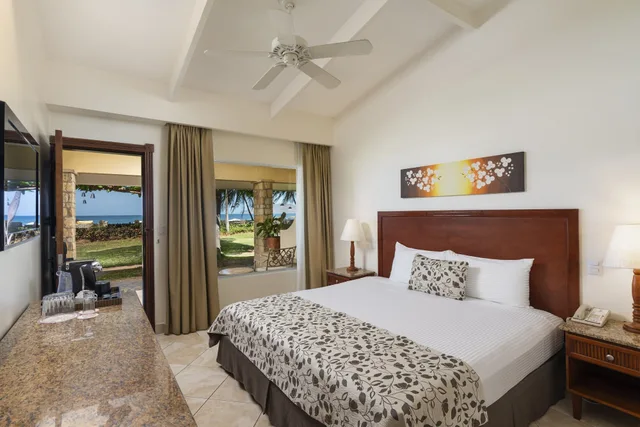 Sunset, King Bed, Ocean View، Tamarindo Diria Beach Resort 2/8