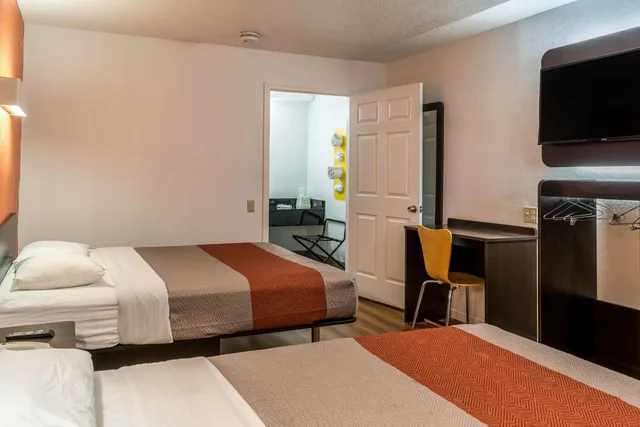 غرفة بسريرين كوين لغير المدخنين، Motel6 Florence, KY - Cincinnati Airport 2/10