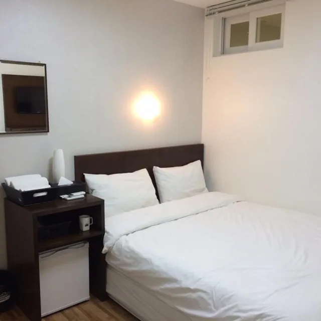 Economy, Double Bed, No Window, Private Bathroom، EKONOMY HOTEL HAEUNDAE 8/10
