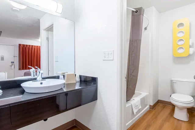 غرفة ديلوكس رباعية، Motel6 Bakersfield, CA - Central 10/10