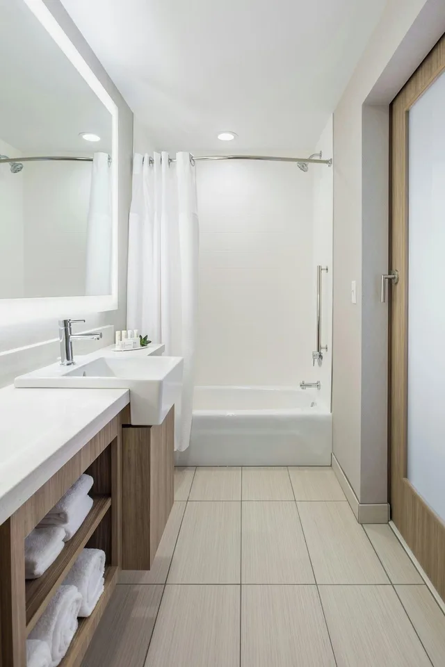 Suite, Multiple Beds, Lake View، Springhill Suites By Marriott Madison 3/5