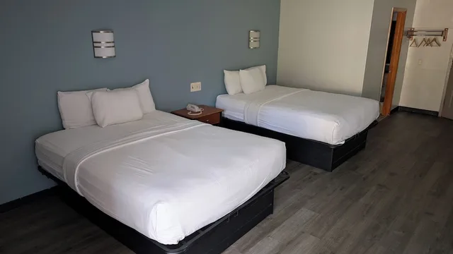 غرفة بسريرين كوين، Crystal Inn Neptune 1/5