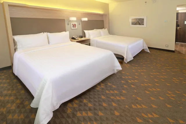 غرفة قياسية بسرير كوين، Holiday Inn Ciudad Juarez 2/3