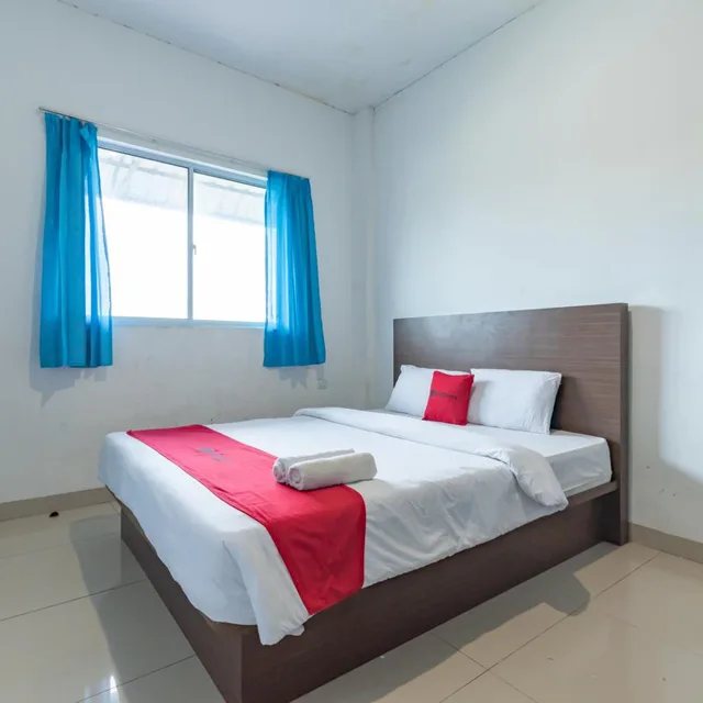 غرفة ديلوكس، RedDoorz Plus near Kepri Mall 2/10