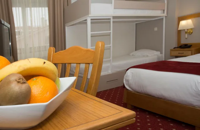 Family, Twin Beds, Bunk Bed, Hotel Rainha D Amelia Arts Leisure 5/6