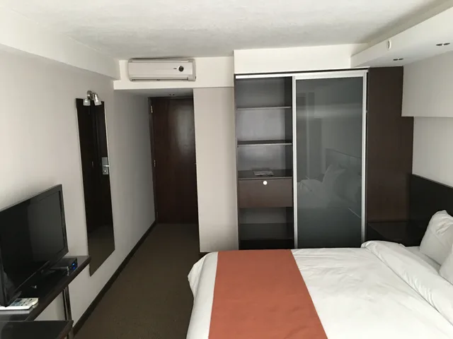 غرفة قياسية بسرير مزدوج، Crystal Tower Hotel 1/3