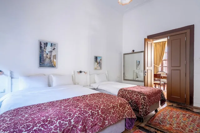 جناح عائلي بسريرين منفصلين وسريرين كوين، Atelya Art Hotel 4/9