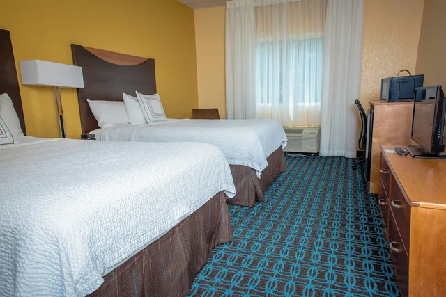 غرفة بسريرين كوين، Fairfield Inn And Suites Knoxville East 7/10