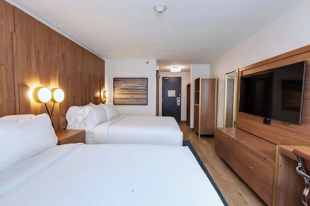 غرفة قياسية بسريرين كوين، Hotel Indigo Detroit Downtown 1/10