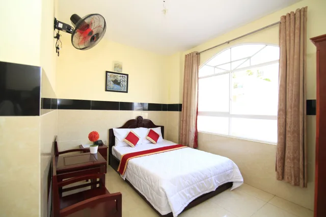غرفة قياسية بسرير مزدوج، Truong Giang Hotel 3/3