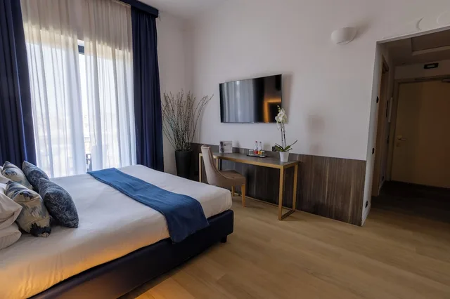 جناح استوديو بسرير كينج بإطلالة على الحديقة بشرفة، GRAND HOTEL TIBERIO 5/10