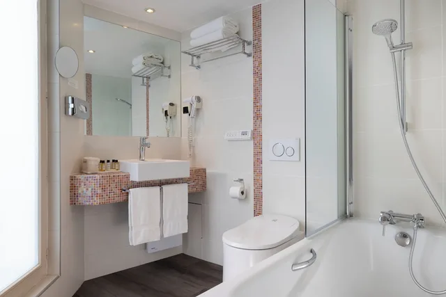غرفة ديلوكس بسرير مزدوج، PARK LANE(Formerly the ROCHAMBEAU) 8/8