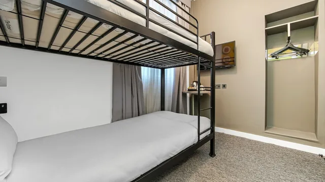  Economy Twin Room (Bunk Bed)، Heeton Concept Hotel - Kensington London 1/5
