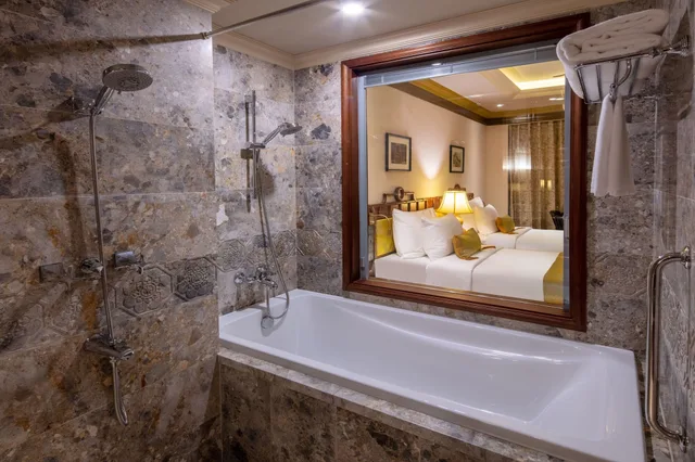 غرفة بريميوم بسرير مزدوج أو سريرين منفصلين بإطلالة على المدينة، Silk Path Grand Hue Hotel 6/6