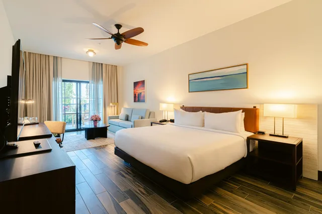 Walkout, Studio, King Bed, Pool Side, Patio، The Perry Hotel Naples 1/1