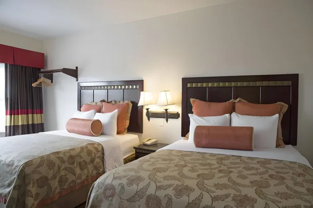 غرفة بسريرين كوين، Harborview Inn Suites San Diego Harbor 2/2