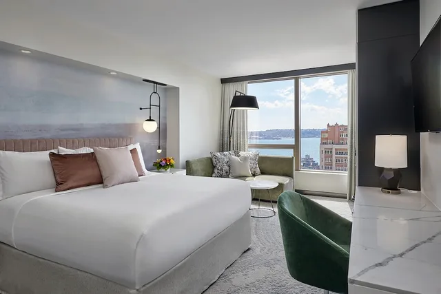 Room, King Bed, Water View, Hotel 1000 Seattle 2/5